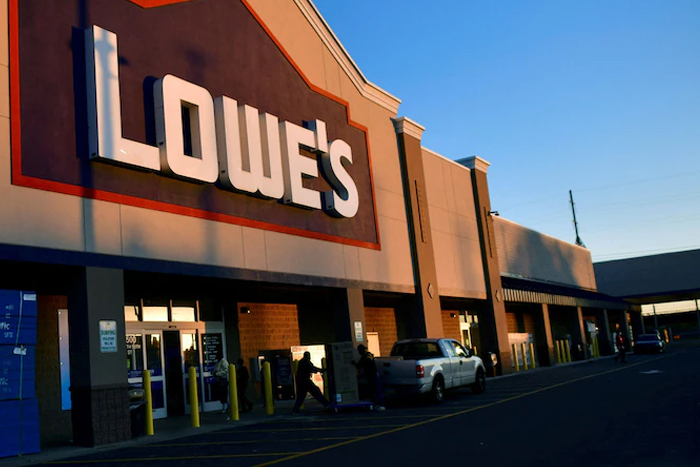 Loyalty360 Reads: August 25: Lowe’s Employee Bonuses, Burger King’s Plant-Based Chicken, and More